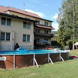 Hotel Reoneo, ξενοδοχείο σε Vernířovice