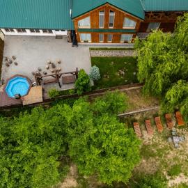 Buturuga Mică, hotel u gradu Nehoju