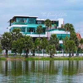 The Beverly Hills Hotel, hotel sa Nakhon Ratchasima