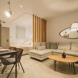 Capital Suites Skopelos, hotel di Neo Klima