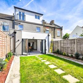 Luxury Family Friendly 4BED in East Ham Fast WiFi