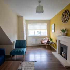 2BR Home Near Shops & Transport Links, hotel in Wednesbury