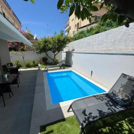 Caza pool Glyfada, Hotel in Athen