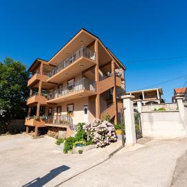 Lara i Mirko Apartments, hotel a Mrčevac