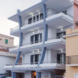 Hotel Riviera, hotel din Anzio