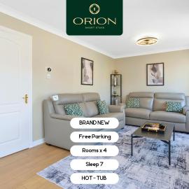 Viesnīca LUXE Townhouse - LONGER STAYS and REDUCED PRICES Only by Visiting ORION SHORT STAYS, 4 Rooms, Fully Equipped, HOT-TUB, Games Room, EV Power Point, Centrally Located, Newly Renovated and ONLY 5 Mins to STANNERGATE Ports Dandī