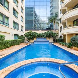 Bright Studio with Pool Access in Parramatta