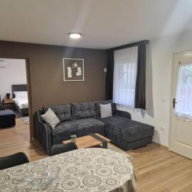 Holiday House Slavonska oaza, hotel a Sikirevci