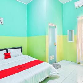 Viesnīca RedDoorz Syariah near RS Dr Hafiz Cianjur pilsētā Ciandžura