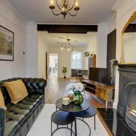 Luxury Victorian 2-Bed - Sleeps 4 - Fast WiFi