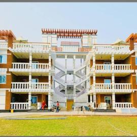 Dream Holiday Resort, hotel en Ināni