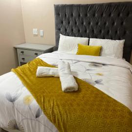 Private Room with patio 2, hotel in Mokopane