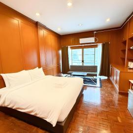 zZz Inn Sukhumvit 11 BTS Nana - สุขุมวิท 11, hotel in Makkasan