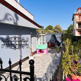Villa SUN, hotel a Kiten