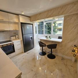 Apartment Home – hotel w Trojanie