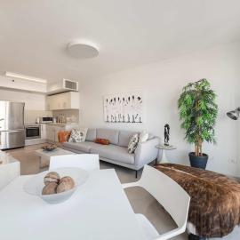 Breeze Suite at The Island, hotel in Herzliya B