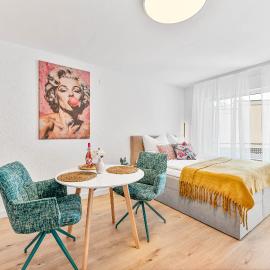 Goldstadt Pop-Art Apartment โรงแรมในฟอร์ซไฮม์