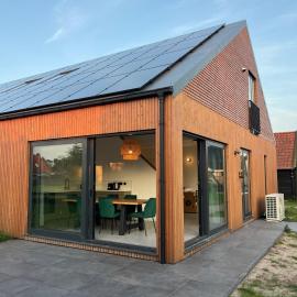 Tussen Dijken, Hotel in Hollum