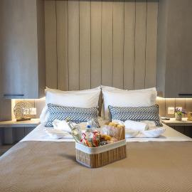 4 Seasons Luxury Living, hotel in Ammouliani
