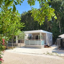 DOLORES 250 meters to the beach, hotel a Banjole