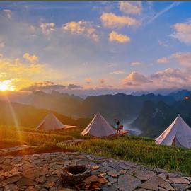 Sunrise Camping Ha Giang, hotel in Suy Tung Su