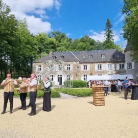 Chateau de l Aviette - Rancennes、ジヴェのホテル