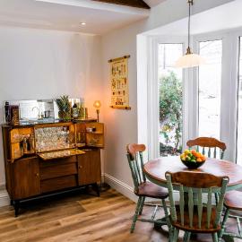 Spacious Victorian 4 Bed l Cocktail Bar Spa Bath Workspaces, hotel in Plymouth