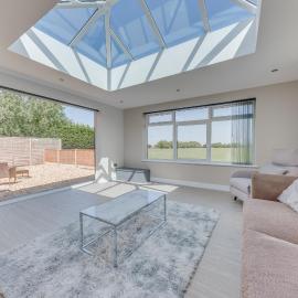 Luxury Isla Cottages Bourne, Dog Friendly with Garden, Parking, Countryside Views, Family Holidays & Easy Access to Town, khách sạn ở Lincolnshire