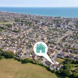 Coastal Retreat with Hot Tub Walk to Beach