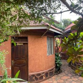 Nilonian Holiday Villa Guest House, hotel in Jinja