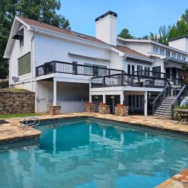 Lake Lanier Lakefront, 7B 6BA 11 beds, private pool, dock, and sand volleyball court 9200 sqft
