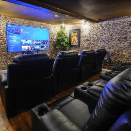 Rock and Roll Suite In Manor House, hotel in Saffron Walden