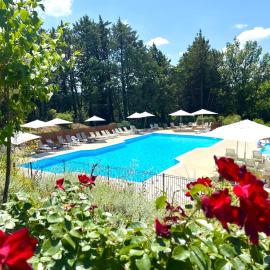Vaison-la-Romaine में, होटल Village vacances Le Hameau des Oliviers