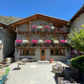 Agriturismo al pra di muriet โรงแรมในซูซา