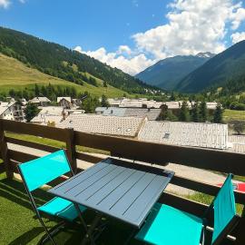 Le Studio du Queyras avec vue sur la montagne, hotel en Abriès
