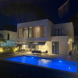 Villa Hana - San Pietro – hotel w mieście Fushë-Draç