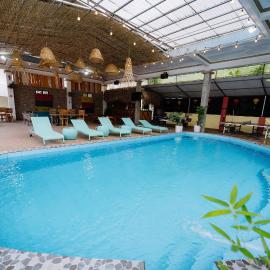 Ha Giang Loop Rabbit Hostel & Tours, хотел в Ха Жианг