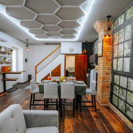 The Loft Esztergom - Központi privát ház, wellness, hotel in Esztergom