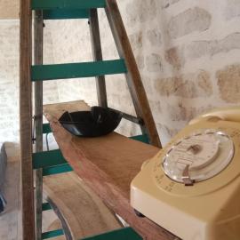 Logement pleine nature, hotel in Saint-Bris-le-Vineux