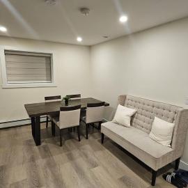 Your Home - Spacious Private Suite，戴爾他的飯店