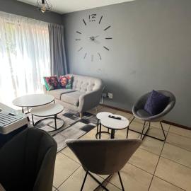 2 Spacious bedroom apartment, ξενοδοχείο σε Ellisras