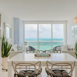 OASlS Beachfront 2 BDR with pool by Casa Paraiso, hotell i Cancún