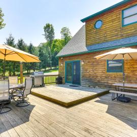 Home Theater & Game Room: Home in Glen Wild!, hotel i Glen Wild