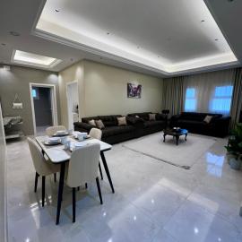 قمم الخضراء, hotel 