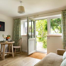 Wychwood Cottage, hotel in Charlbury