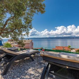 Apartments with parking space Duce, Omis - 4663