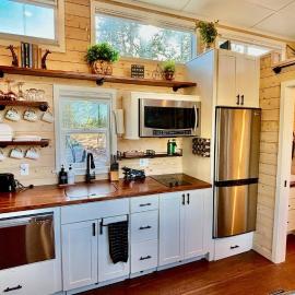 Couple’s retreat in Tiny Home w soaking tub/beach, готель у місті Upper Lake