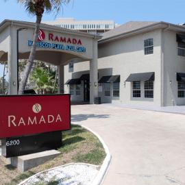 Ramada by Wyndham & Suites South Padre Island, hotel v mestu South Padre Island