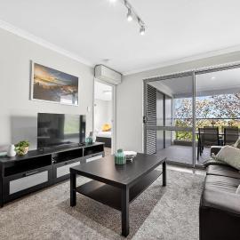 Modern Coastal Retreat 2BR Apt in Rockingham