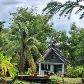 บ้านสวนปรีดา-Preda Garden Home, hotel in Sam Phran